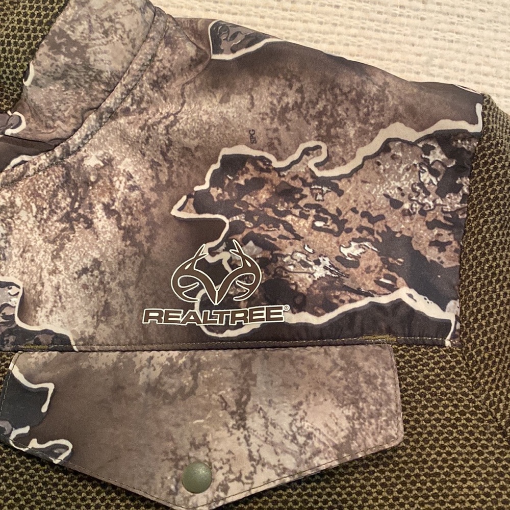 Realtree 1/4 zip pullover - Picture 3 of 4